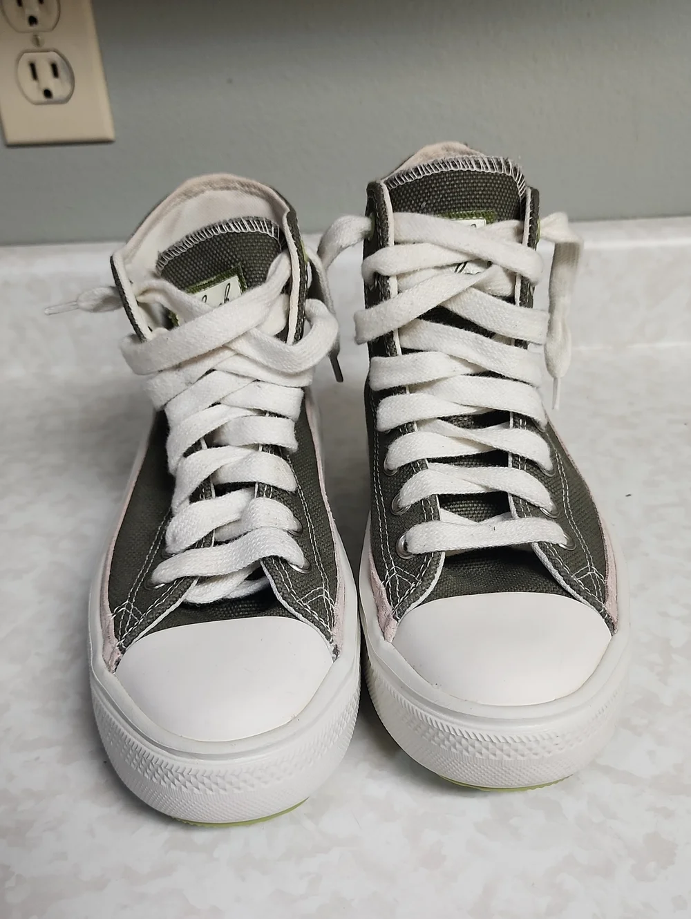Converse Move High-Top Platform Canvas sneakers womens 10 number 1921